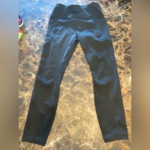 Avía legging and shorts